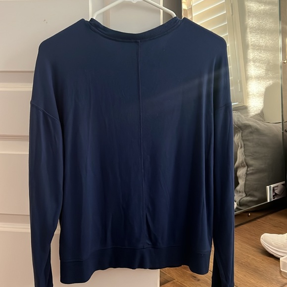 Vineyard Vines Women’s Navy Embroidered Top - Picture 5 of 5